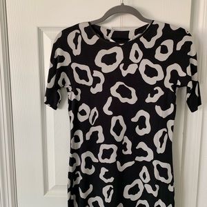 BNWT DVF Cyrano Leopard Falls Steel sz 2.